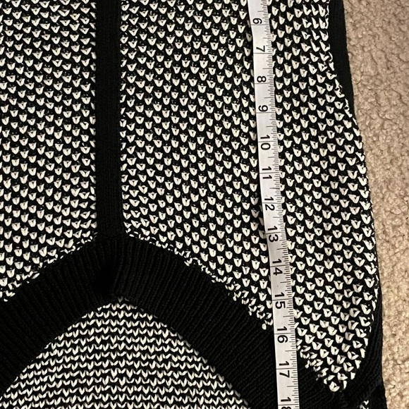 BCBG MaxAzria Sleeveless Black and White High/Low Sweater Size S - Picture 6 of 6